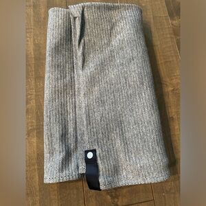 Lululemon Wrap scarf with snaps